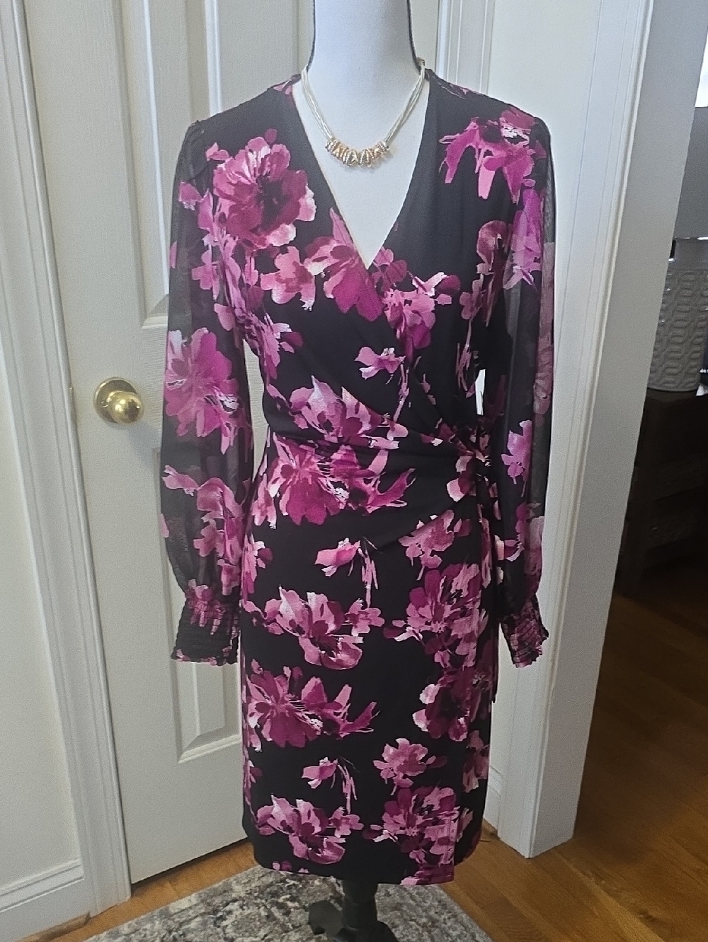 BLACK LABEL BY EVAN-PICONE BRAND WOMEN'S BLACK AND MAUVE FLORAL DRESS SIZE LARGE